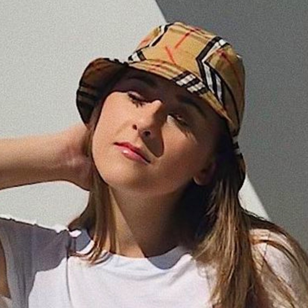 Burberry Bucket Hat✨